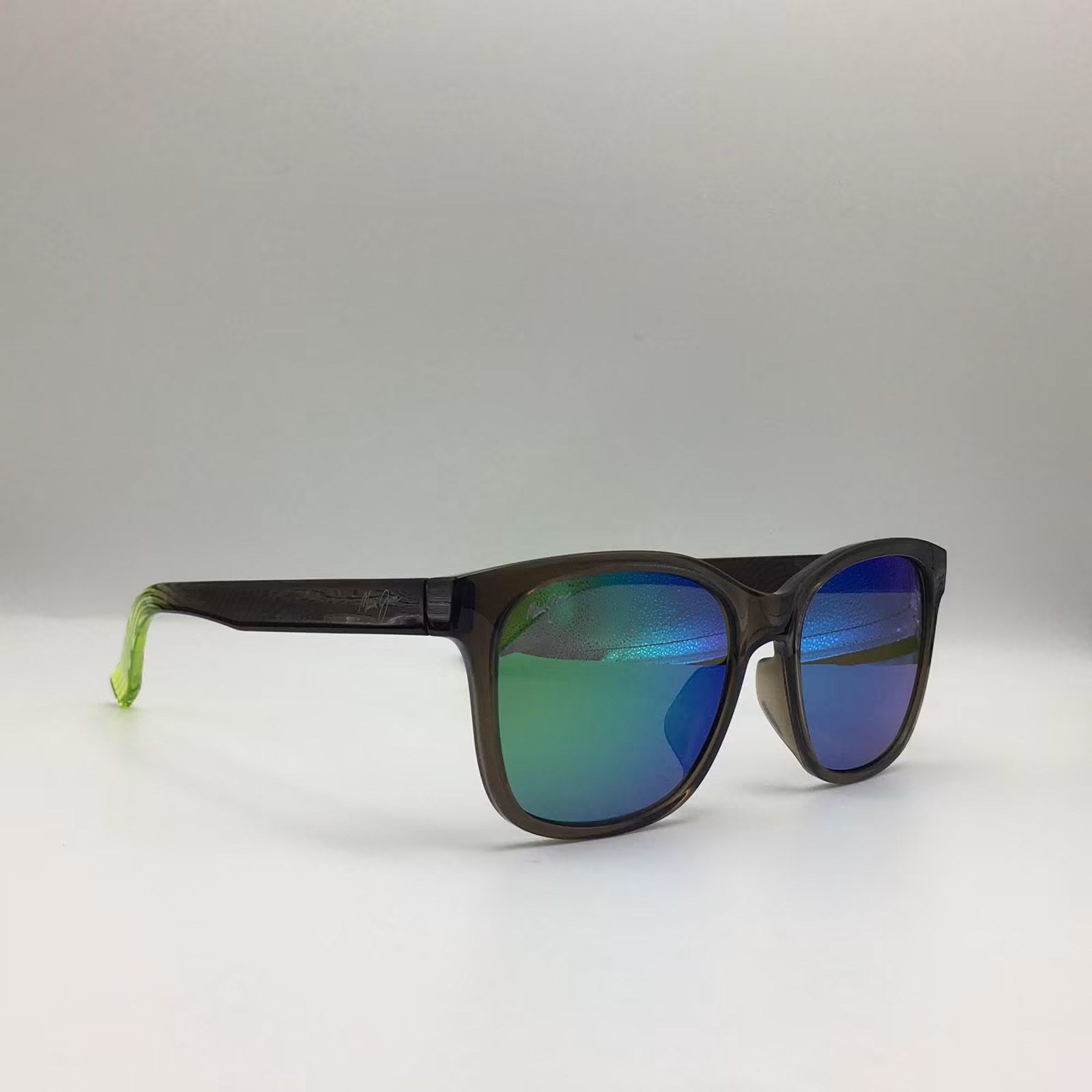 Lentes de sol Maui Jim con espejo azul-verde disponibles en Sea Optics & Co, San José del Cabo